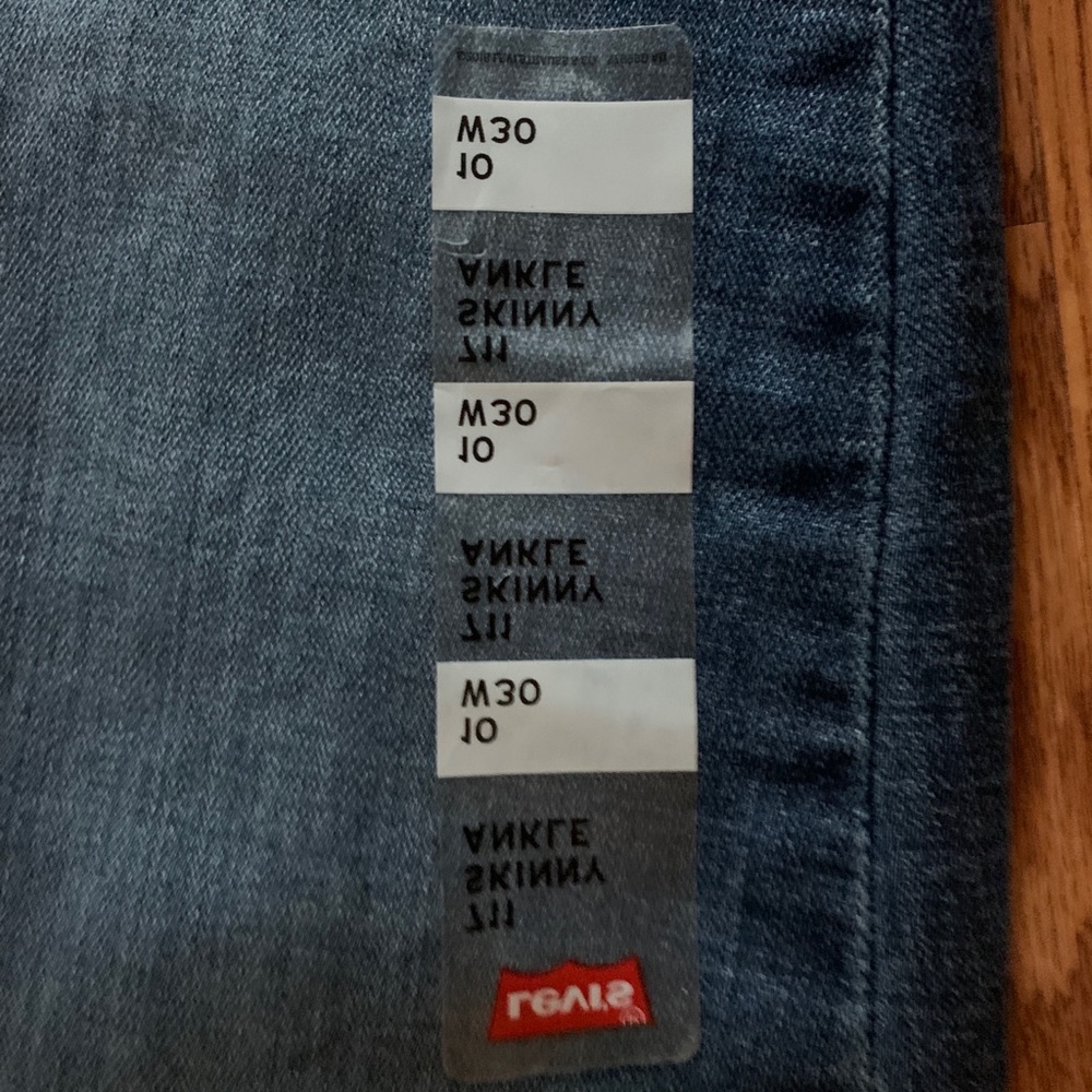 Levi’s - Picture 6 of 6